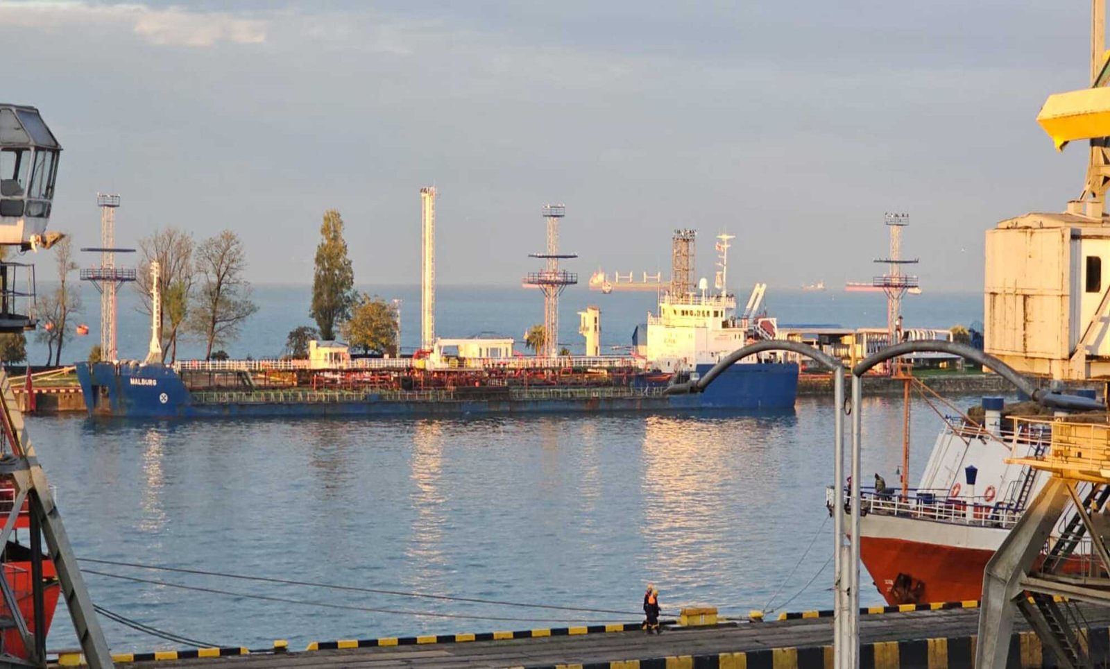 ნავთობის და ნავთობპროდუქტების ტრანსშიფმენტი